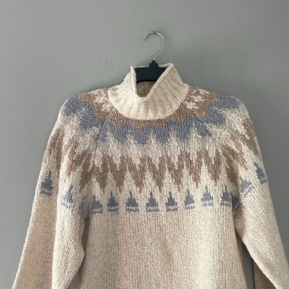 American Eagle Fair Isle Sweater Size S - Picture 2 of 6